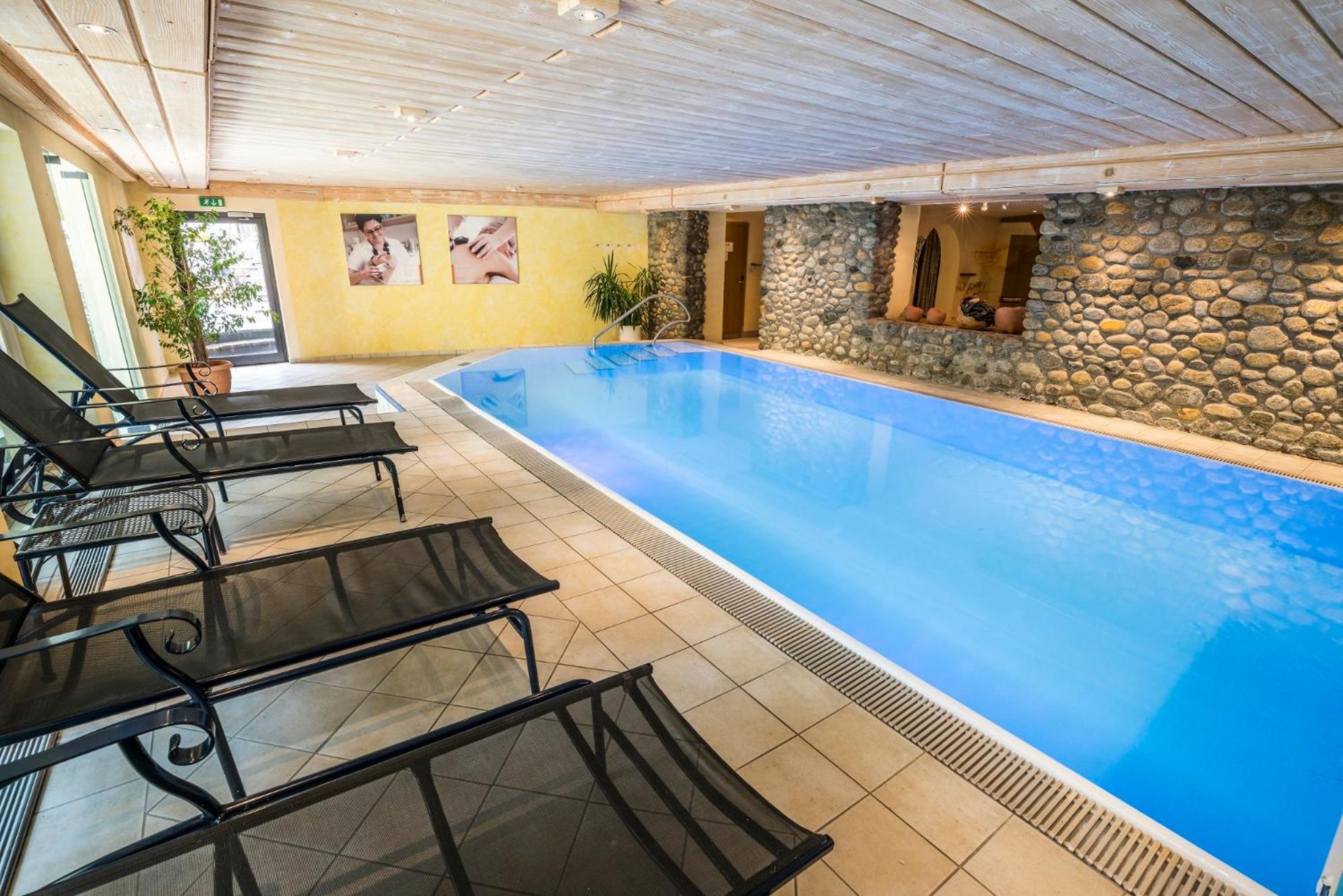 Naturhotel Ortners Eschenhof บาด ไคลน์เคิร์ชไฮม์ ภายนอก รูปภาพ