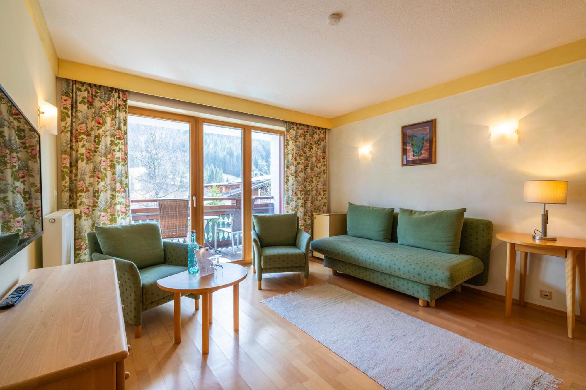 Naturhotel Ortners Eschenhof บาด ไคลน์เคิร์ชไฮม์ ภายนอก รูปภาพ