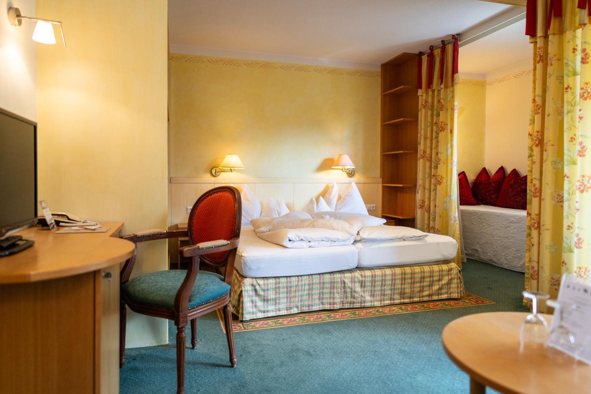 Naturhotel Ortners Eschenhof บาด ไคลน์เคิร์ชไฮม์ ภายนอก รูปภาพ