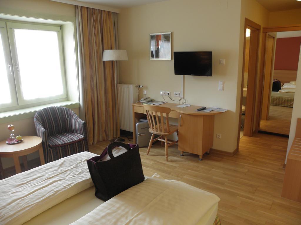 Naturhotel Ortners Eschenhof บาด ไคลน์เคิร์ชไฮม์ ภายนอก รูปภาพ